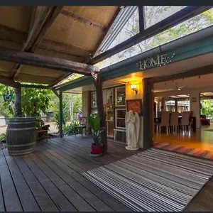 The Wake-up Call & Retreats - Noosa Hinterland , Pomona Australia