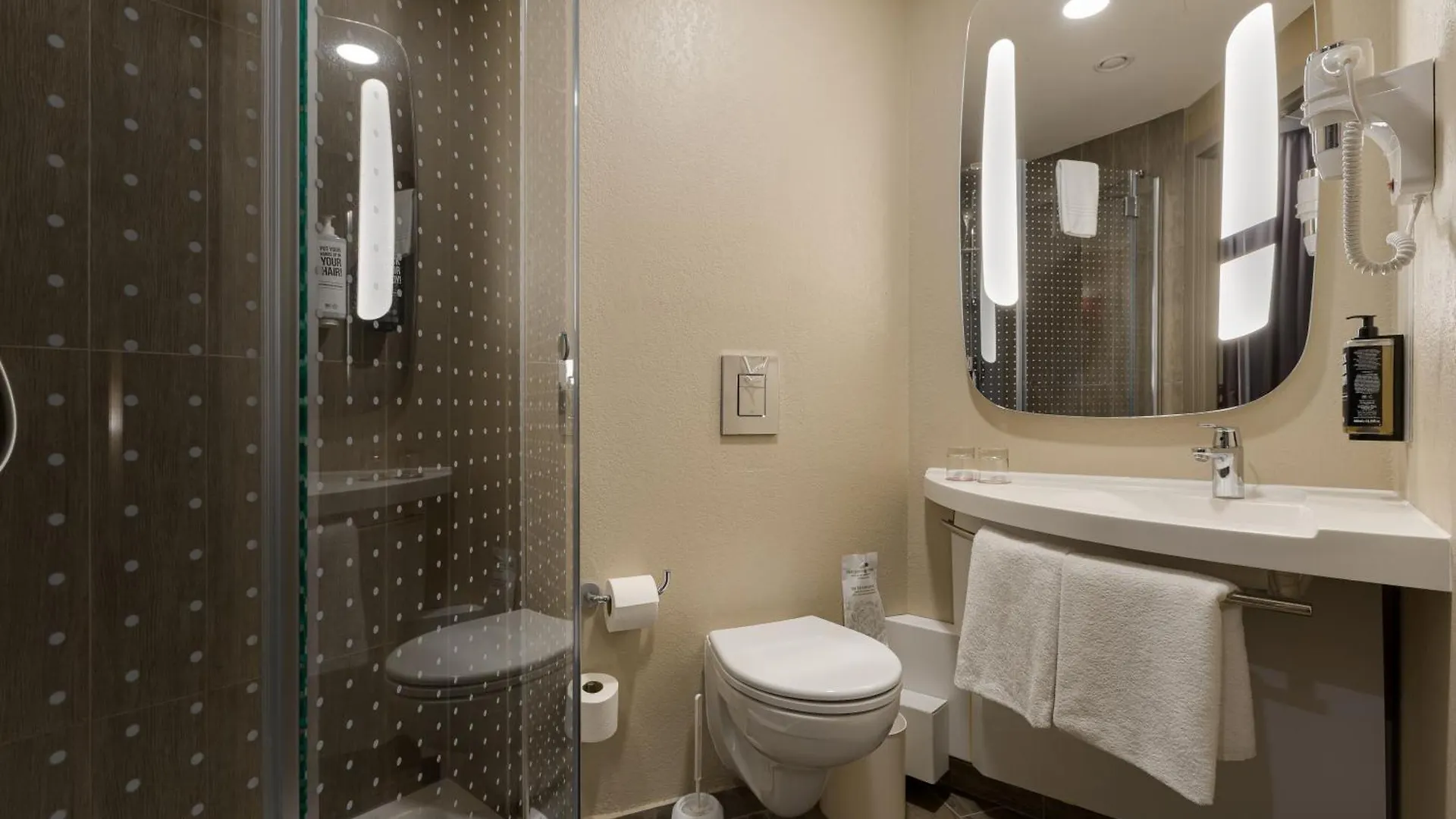 Ibis Kyiv Railway Station Hotel 3*,