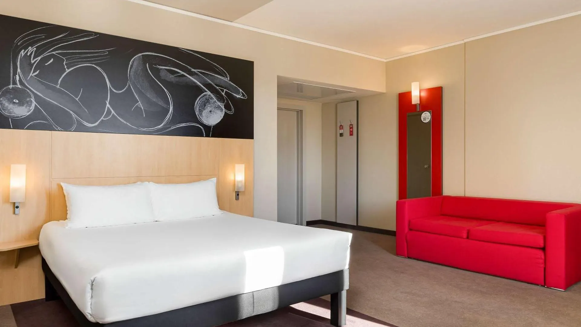 Ibis Kyiv Railway Station Hotel