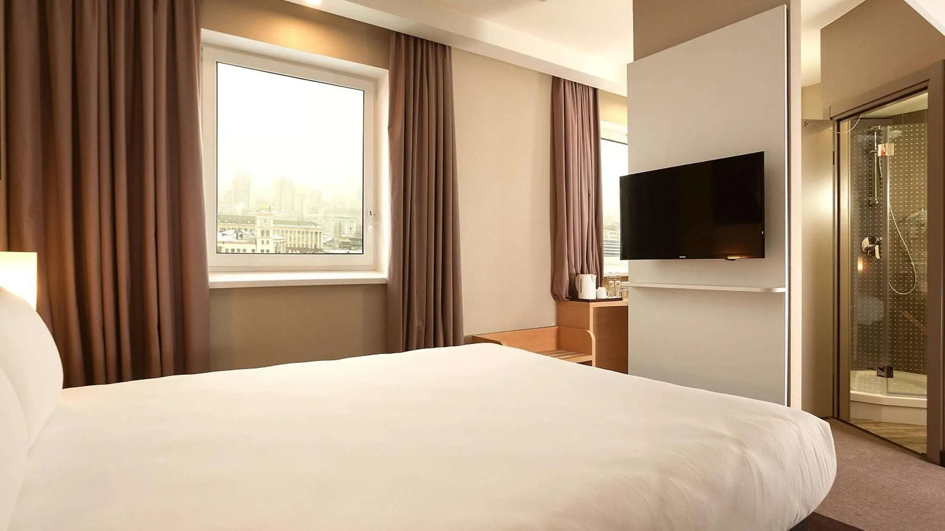 Ibis Kyiv Railway Station Hotel 3*,