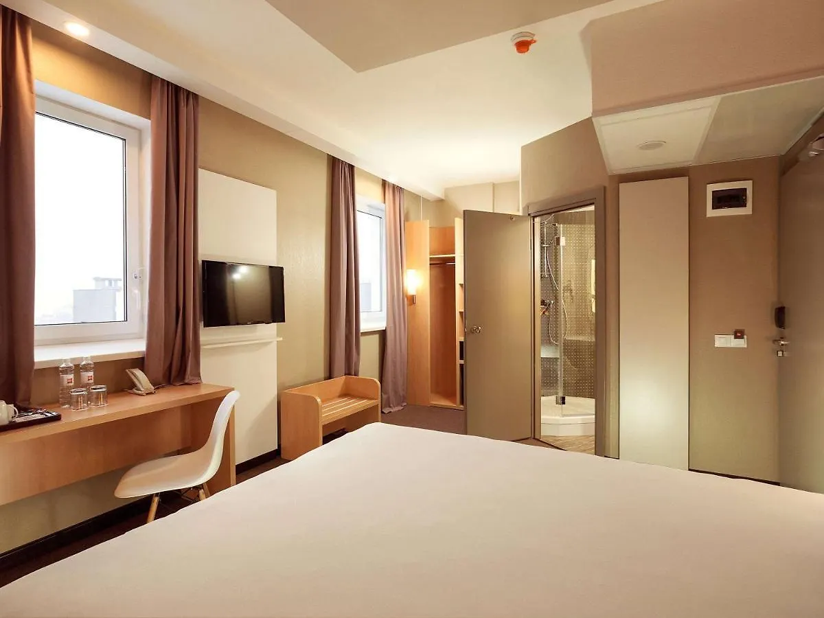 Hotel Ibis Kyiv Railway Station